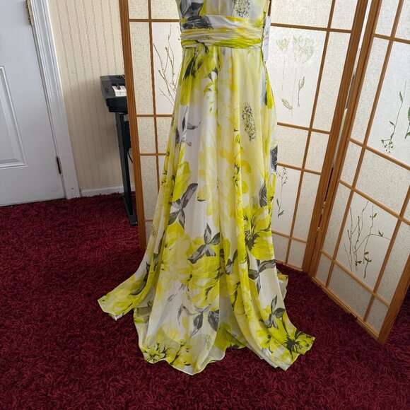 Calvin Klein Printed Halter Gown sz 2 $199 - Picture 3 of 8